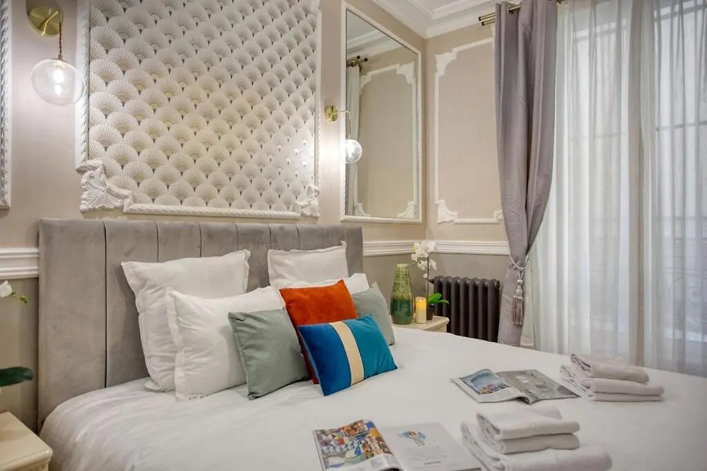 Charmant 160M² 6Ch-Haussmannien Climatise & Ascens Paris 0*,  France